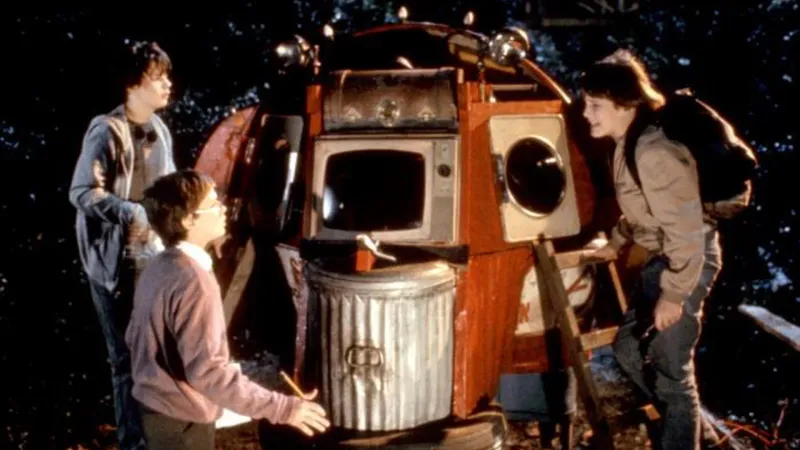 Explorers (1985)