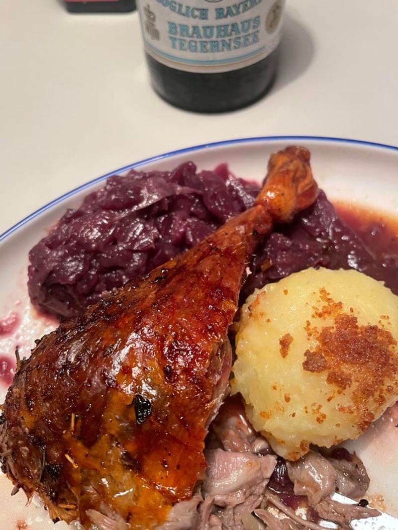 Gebratene Ente (Roast Duck)
