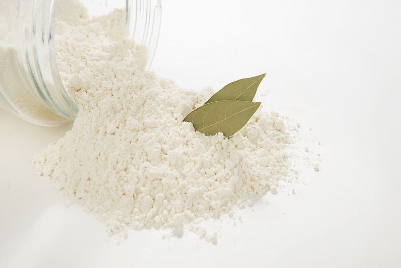 Bay Leaves in Flour Keep Pantry Bugs Away