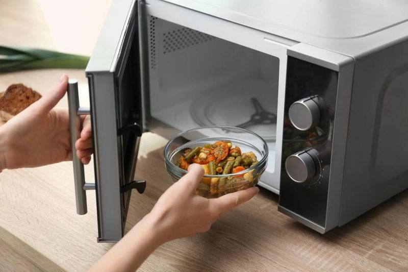 Microwaving Food Destroys Its Nutrients