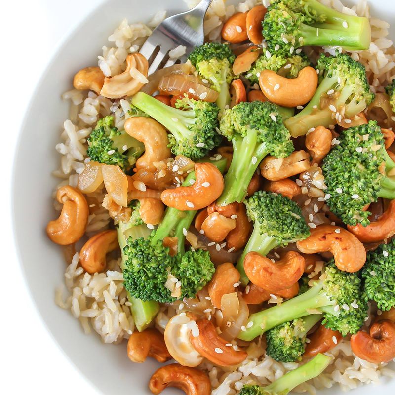 Broccoli and Cashew Stir-Fry