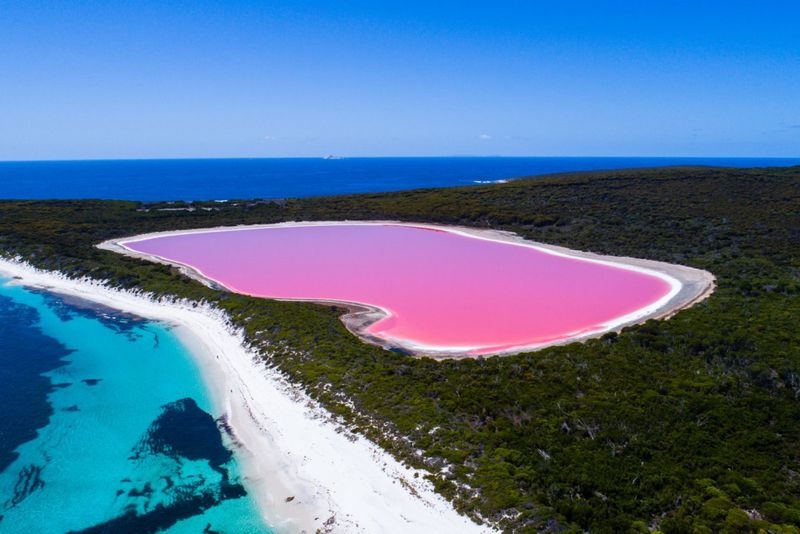 Lake Hillier, Middle Island, Western Australia