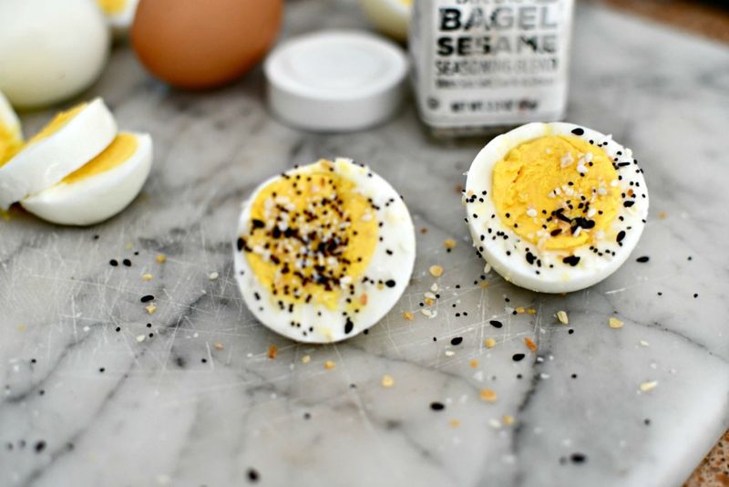 Hard-Boiled Eggs with Everything Bagel Seasoning