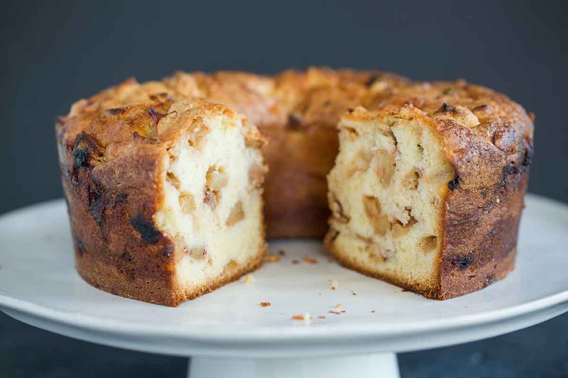 Apple Cake (Jewish Style)