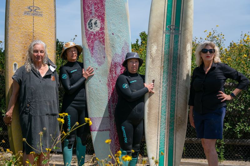 Surfing Communities