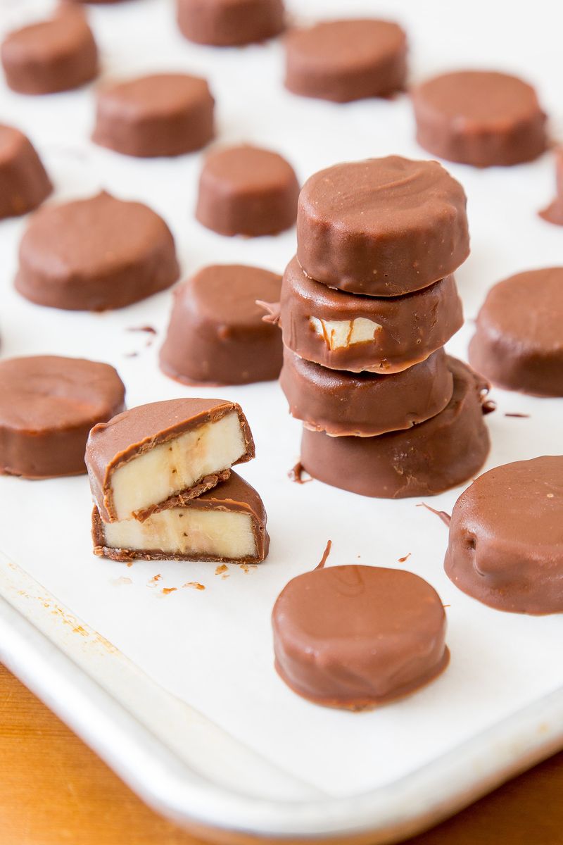 Chocolate-Dipped Frozen Banana Bites