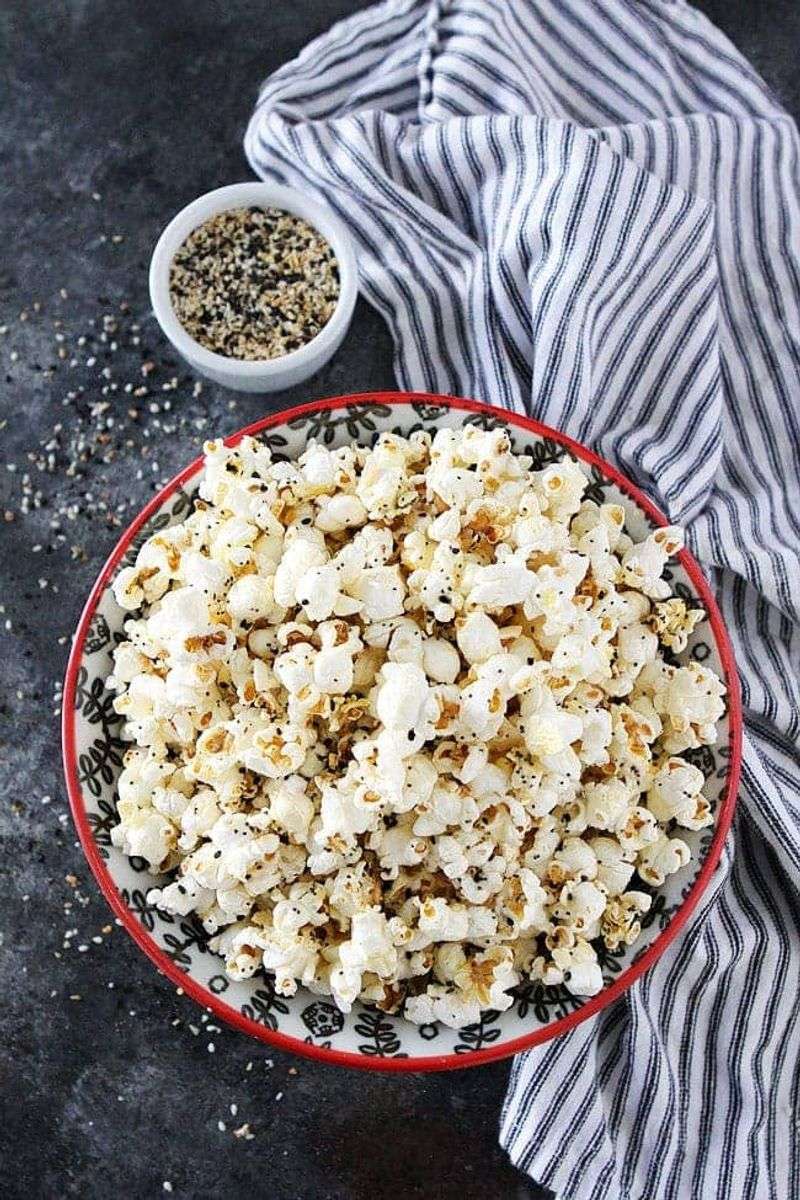 Everything Bagel Seasoning Popcorn