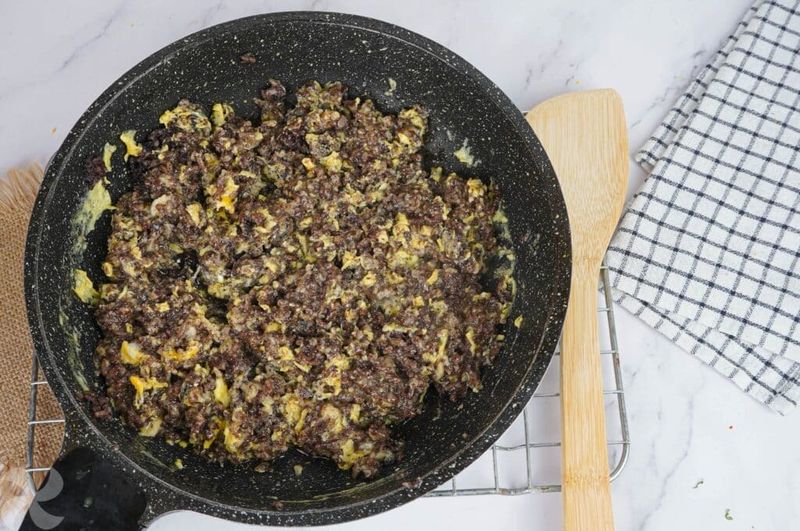 Revuelto de Morcilla (Scrambled Eggs with Black Pudding)