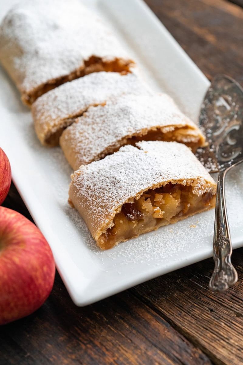Apfelstrudel (Apple Strudel)