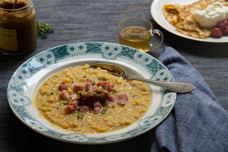 Ärtsoppa (Swedish Yellow Pea Soup)