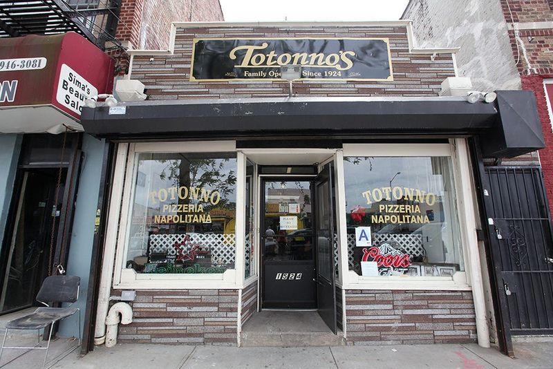 Totonno's Pizzeria Napolitana - Brooklyn, NY (Est. 1924)