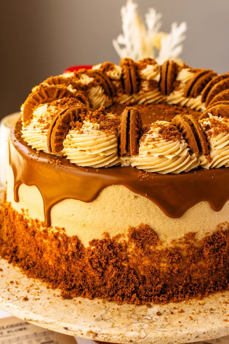 Biscoff Caramel Cake