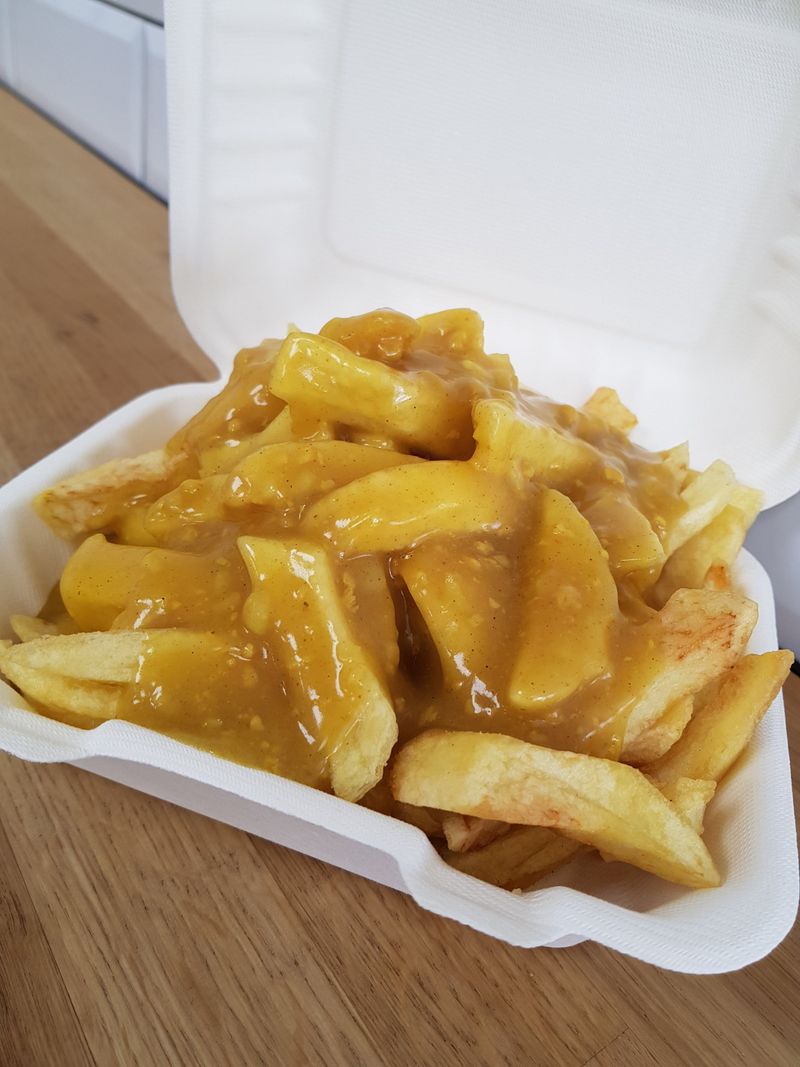 Chips with Curry Sauce