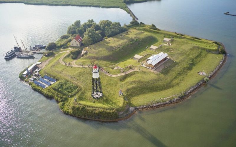 Vuurtoreneiland (Lighthouse Island)