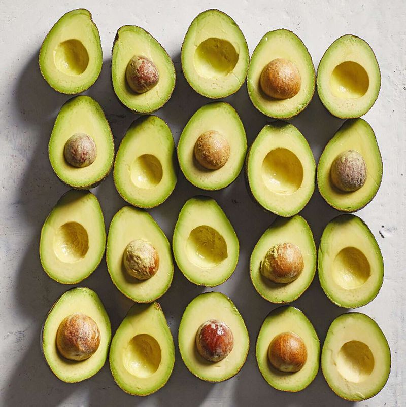 Storing Avocados with the Pit to Keep Them Fresh