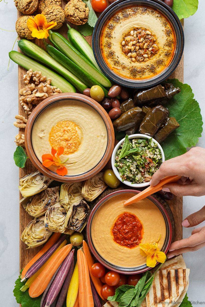 Hummus Platter with Veggies and Pita