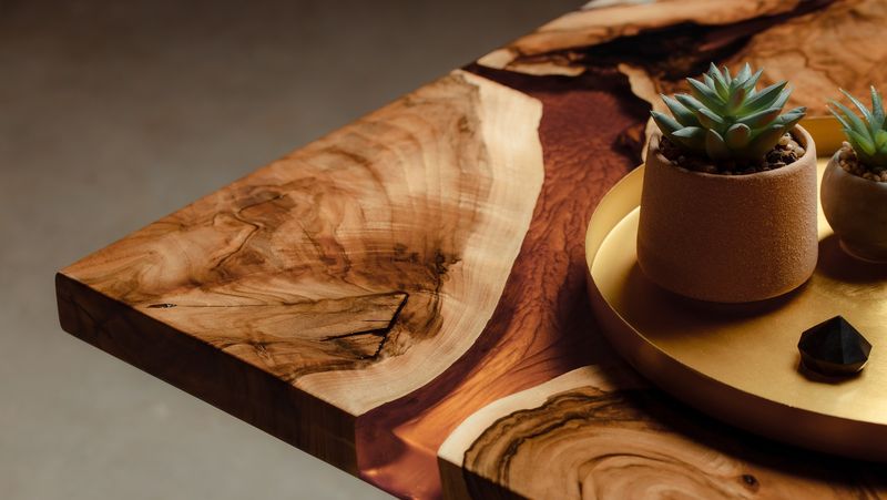 Rubbing a Walnut on Scratched Wood Furniture
