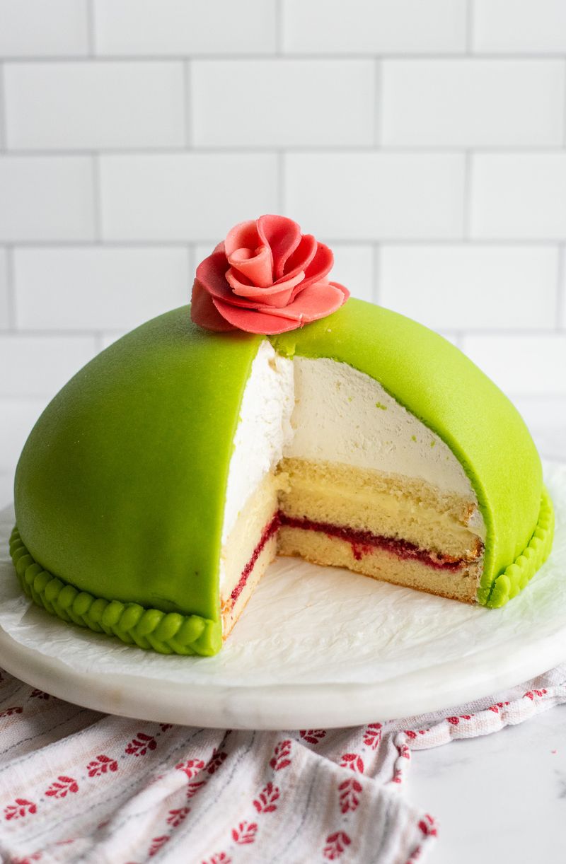 Prinsesstarta (Princess Cake)
