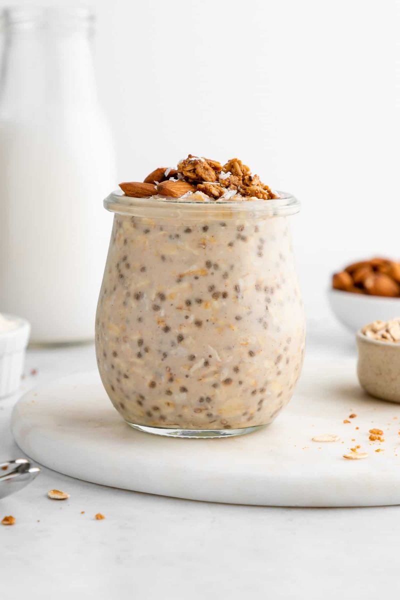 Overnight Oats with Chia Seeds and Protein Powder
