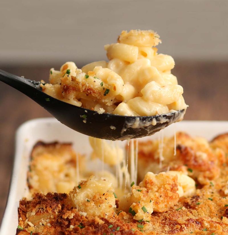 Roasted Garlic Mac and Cheese