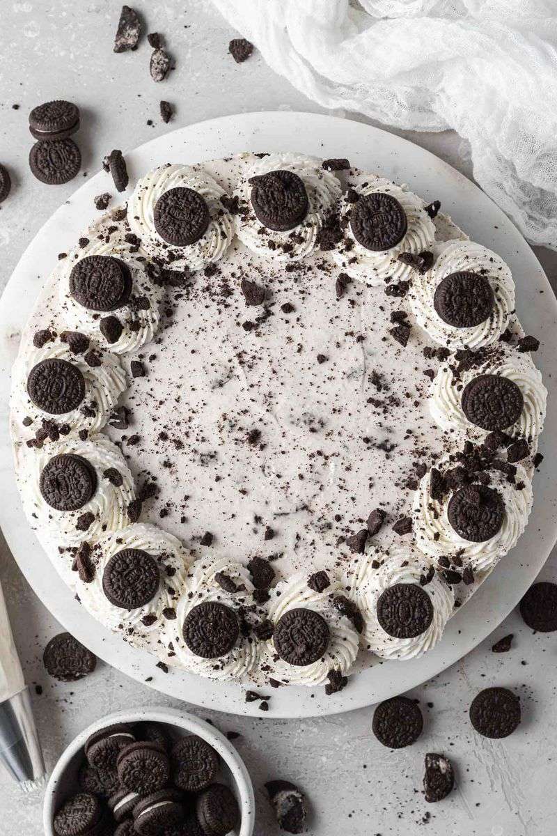 Cookies and Cream No-Bake Cheesecake