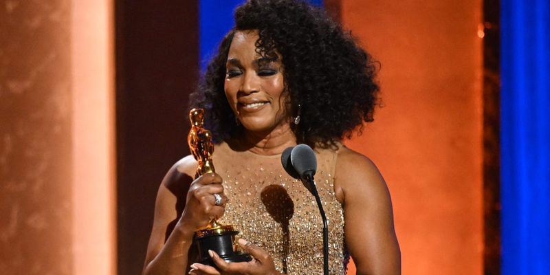 Angela Bassett