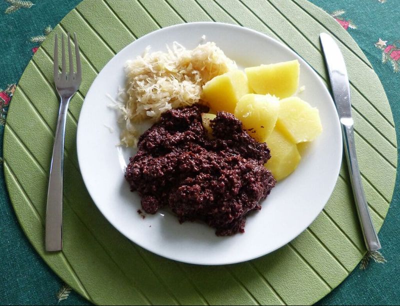 Tote Oma (Dead Grandmother Sausage Dish)