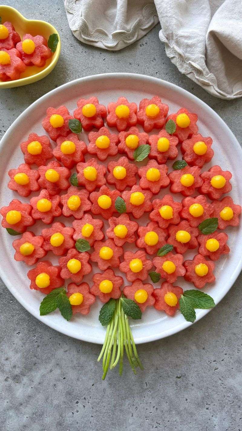 Cut Fruit Into Flower Shapes for a Gorgeous Plate