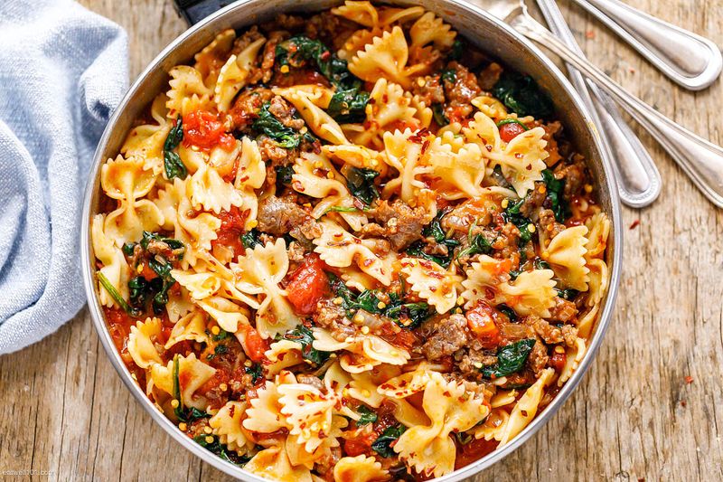 One-Pot Pasta With Sausage And Spinach
