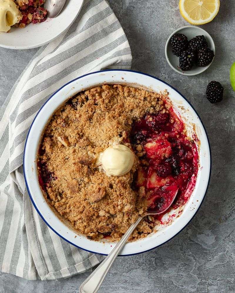 Spiced Apple and Blackberry Crumble