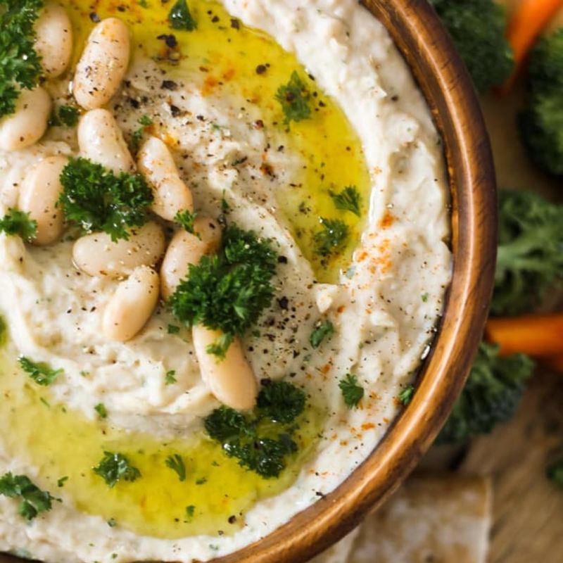 Roasted Garlic And White Bean Dip