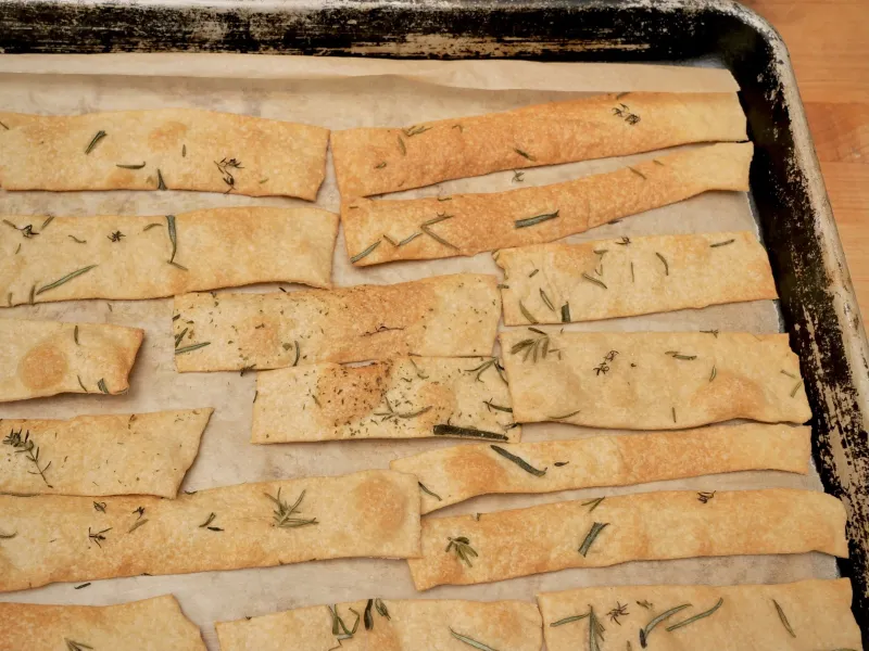 Homemade Crackers with Herb Seasoning