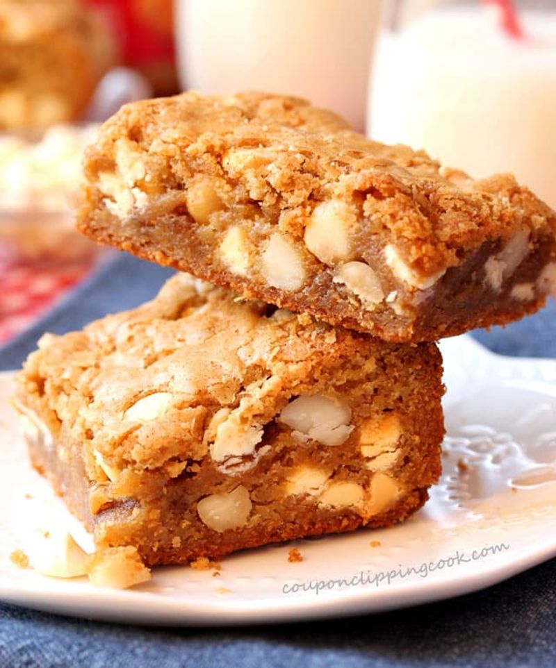 Macadamia Nut Blondies