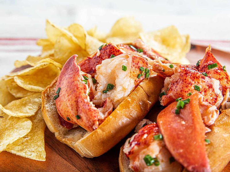Lobster Roll (Warm Butter Style)