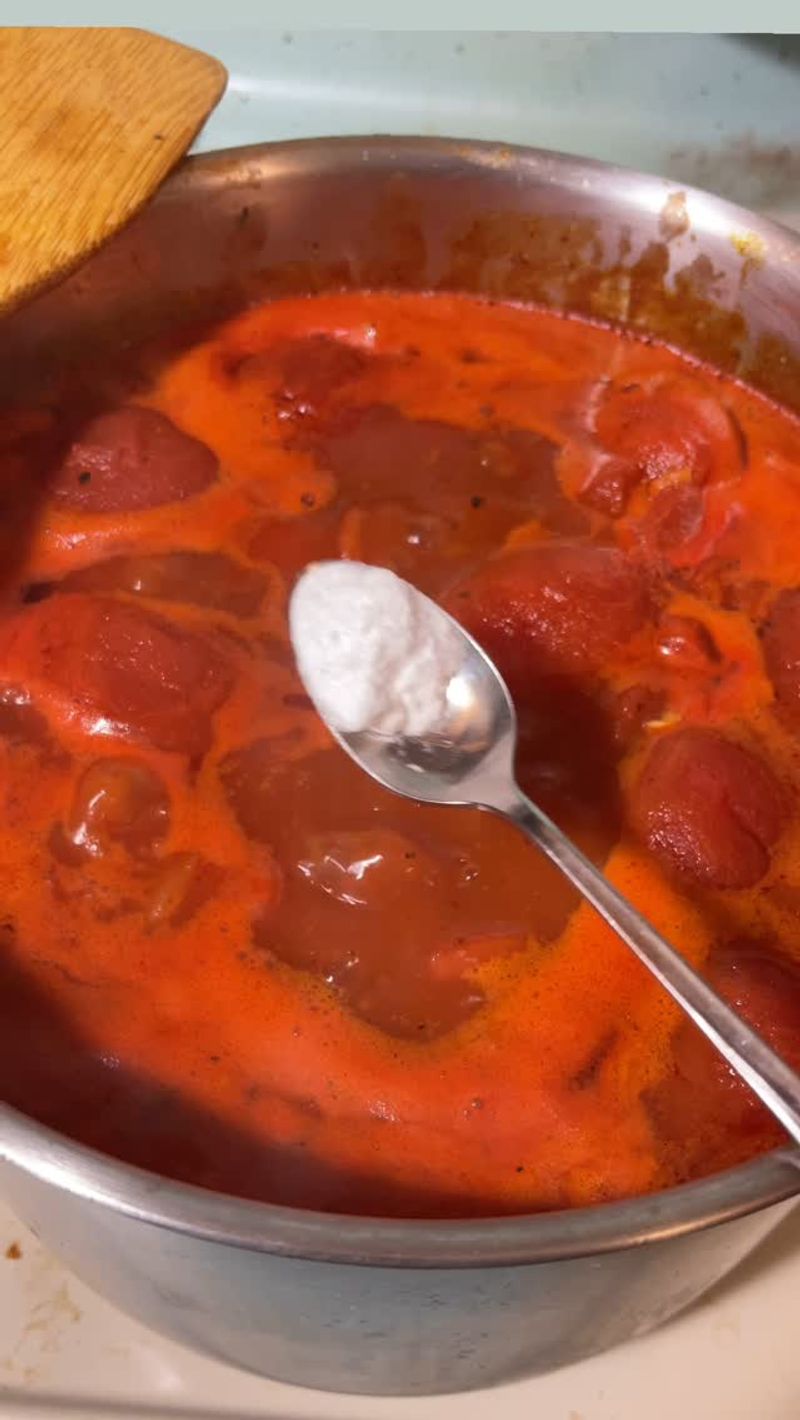 Baking Soda Neutralizes Acidic Tomato Sauce