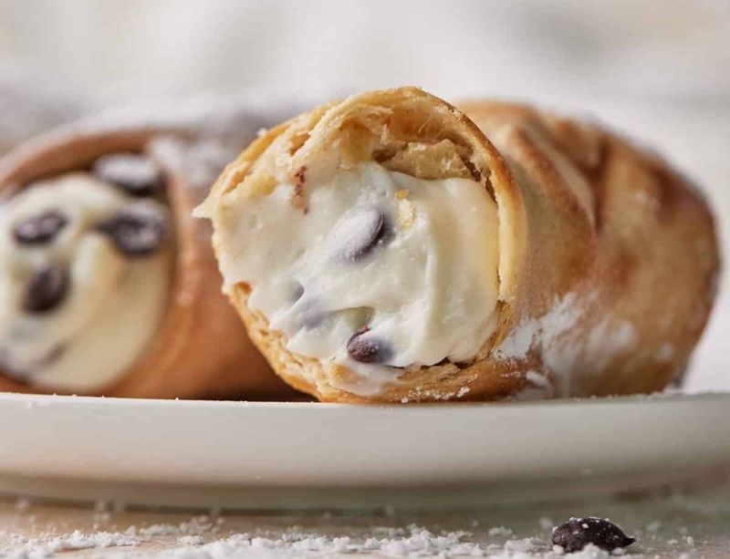 Cannoli (Sicilian Fried Pastry Shells)