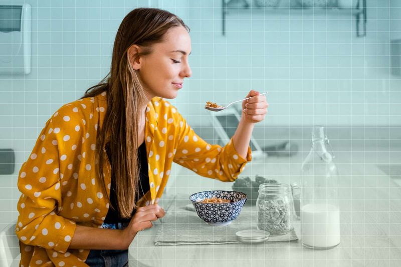 Practice Mindful Eating at Mealtimes
