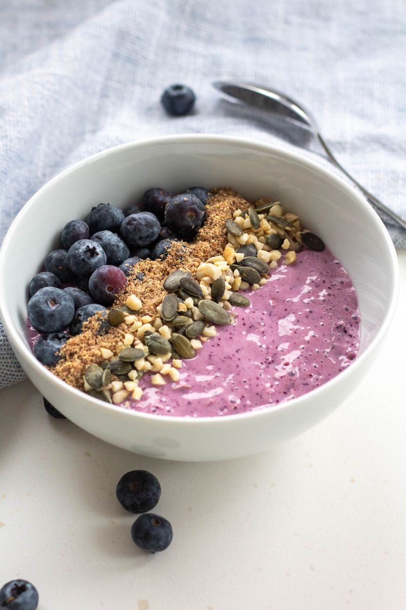 Flaxseed And Blueberry Smoothie Bowl