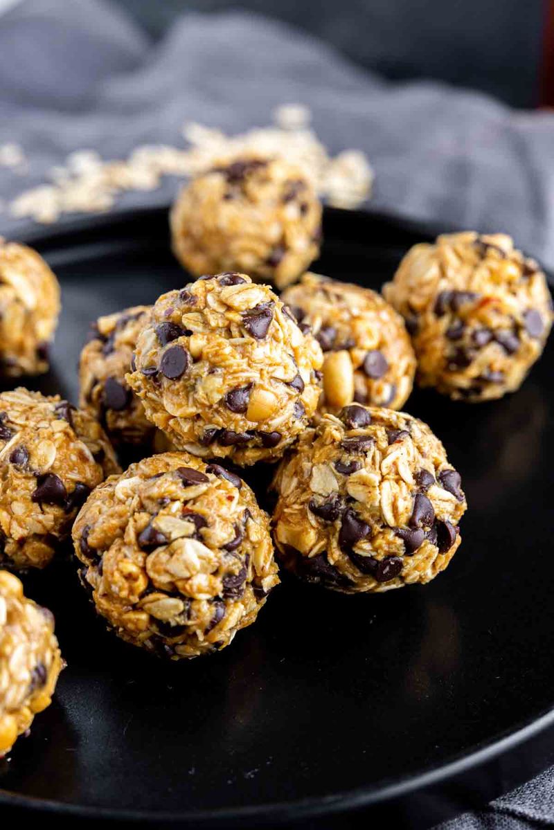 Peanut Butter Protein Balls with Oats, Flaxseed, and Dark Chocolate Chips