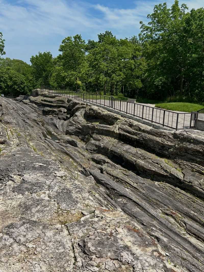 Glacial Grooves, Kelleys Island