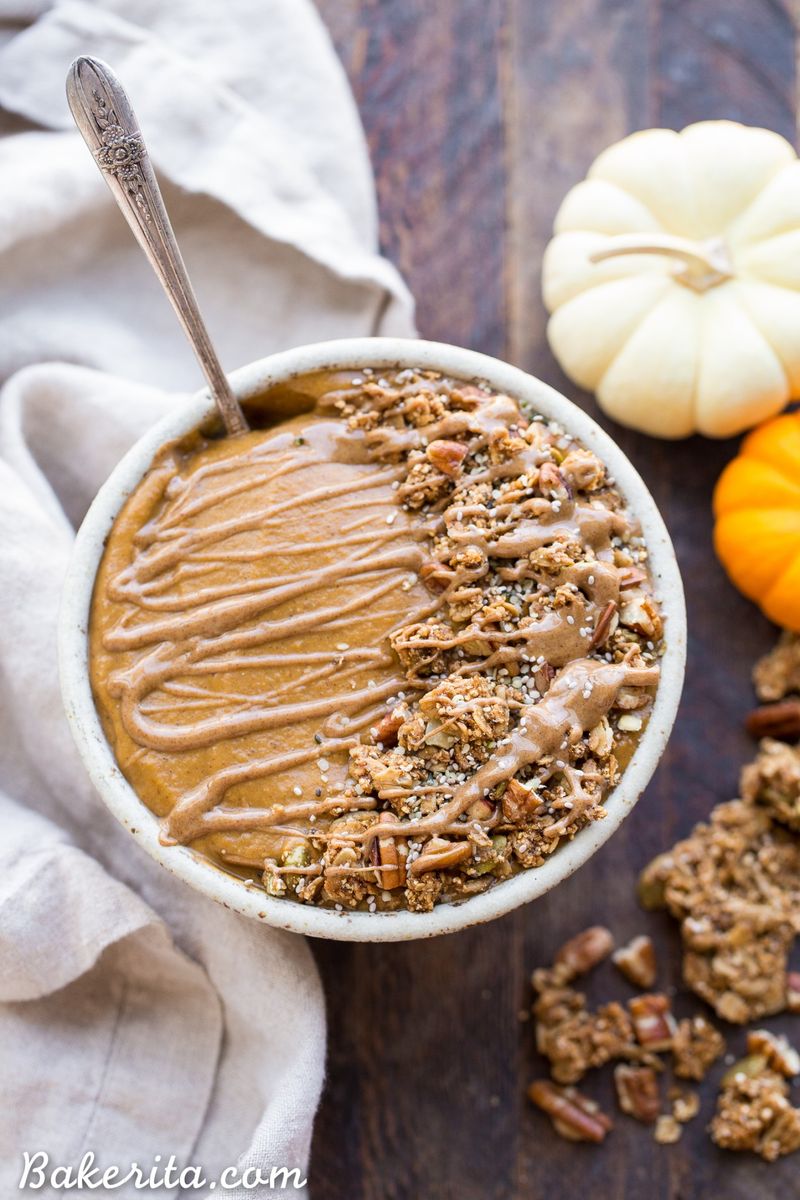 Gingerbread Smoothie Bowl