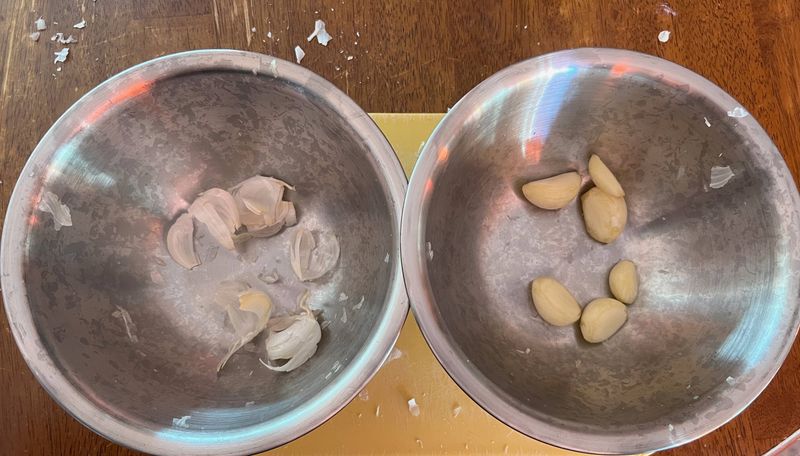 Peeling Garlic by Shaking It in Two Bowls