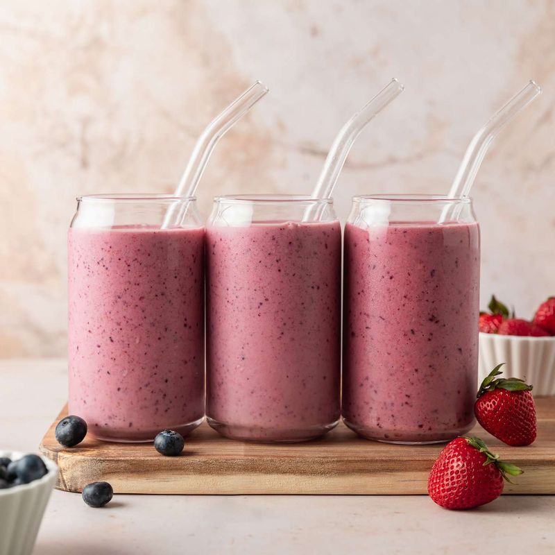 Smoothie With Spinach, Kefir, And Frozen Berries
