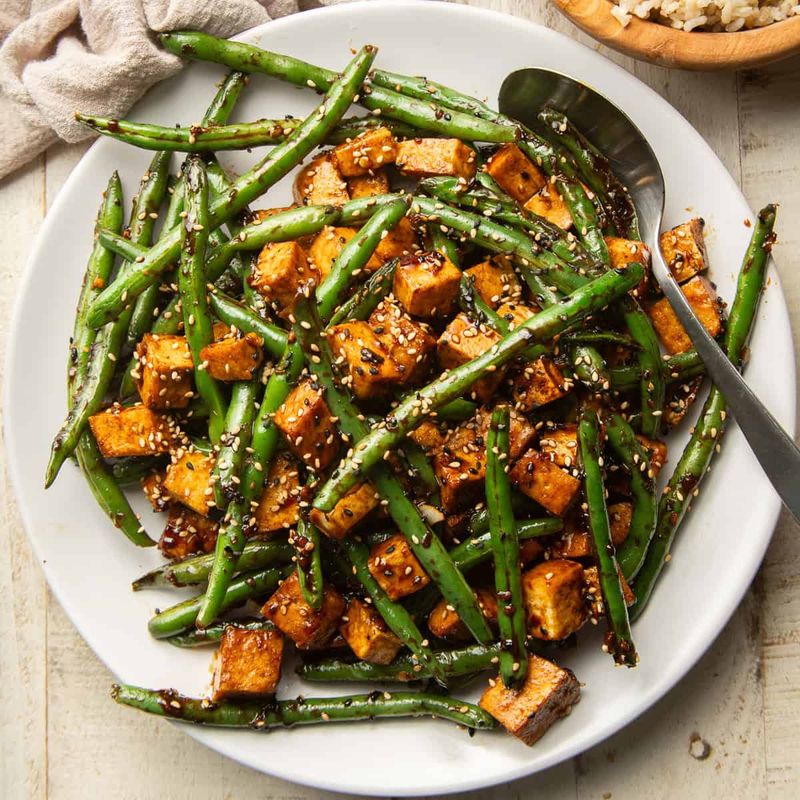 Sesame Garlic Green Bean Stir-Fry with Tofu