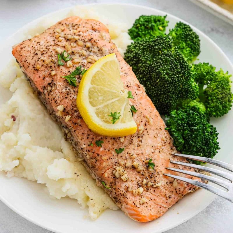 Lemon Garlic Baked Salmon