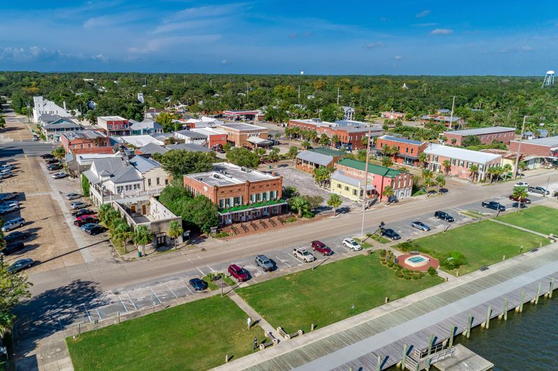 Apalachicola: Waterfront Days Without the Rush