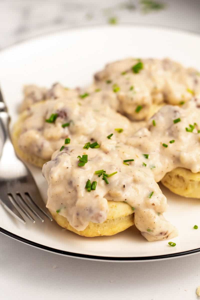 Biscuits With Sawmill Gravy