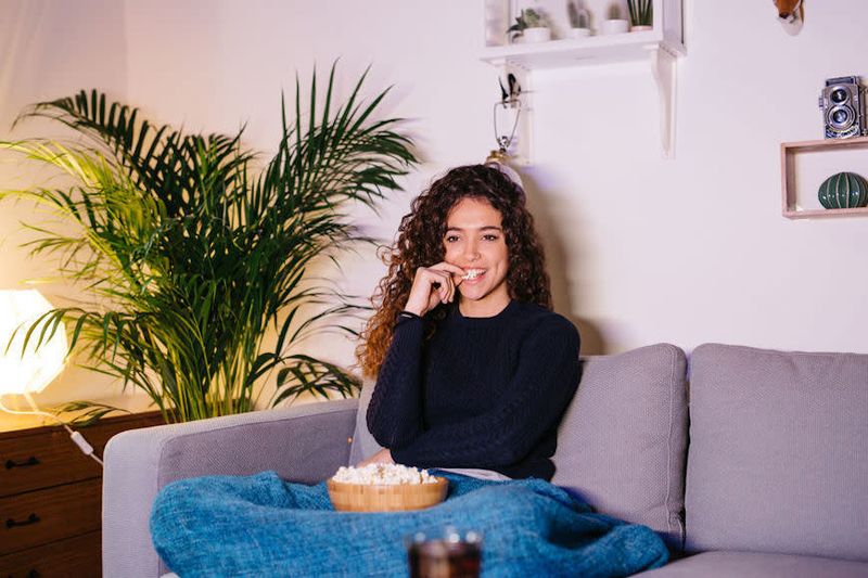 Eating While Watching a Screen