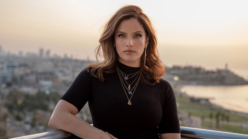 Noa Tishby: Performing Before International Roles