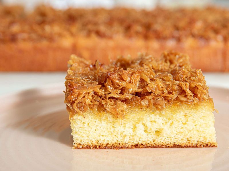 Hummingbird's Cousin: Lazy Daisy Cake